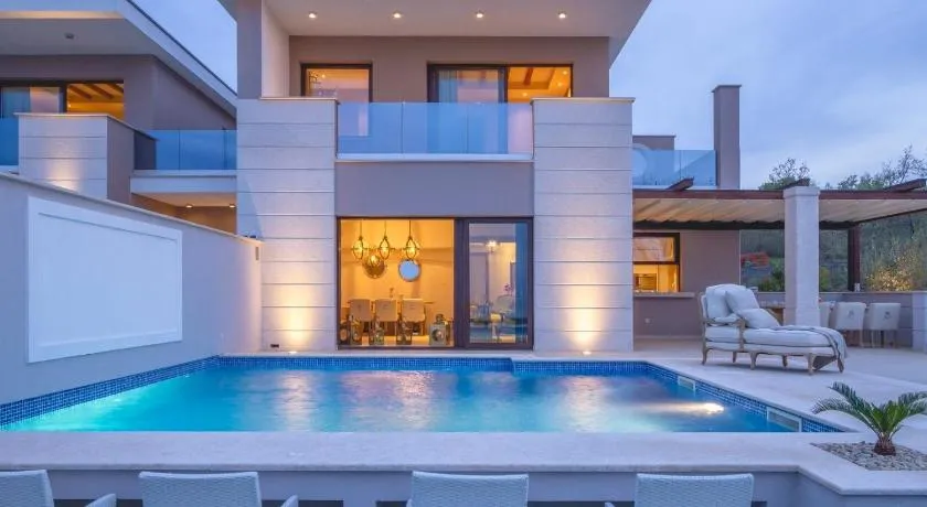 In Installments, Buy A Villa In The Brooks Compound With ​​275m