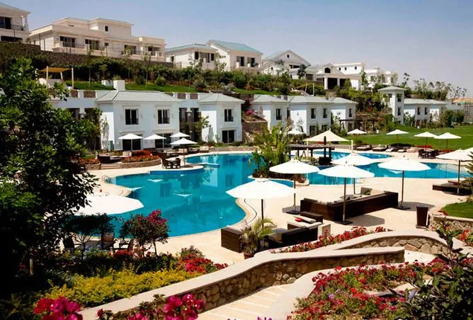 Get A Large Villa 500m² In Mountain View 1 Compound