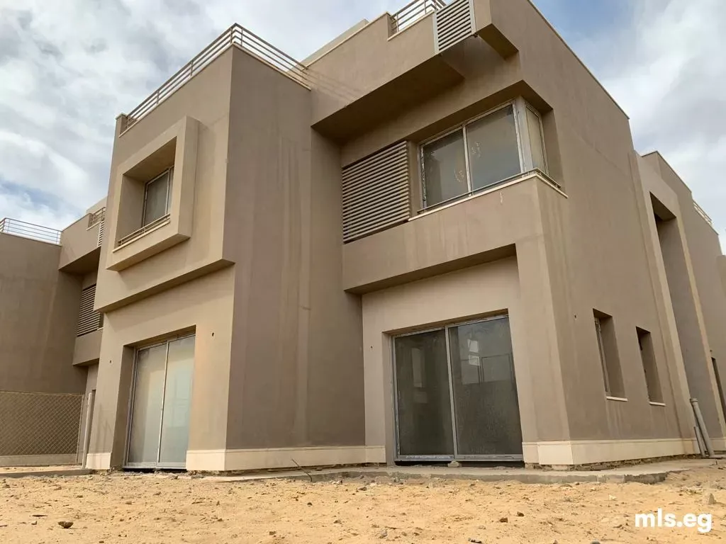 Hurry Up To Buy A Townhouse In Village Gardens Katameya With 225m²