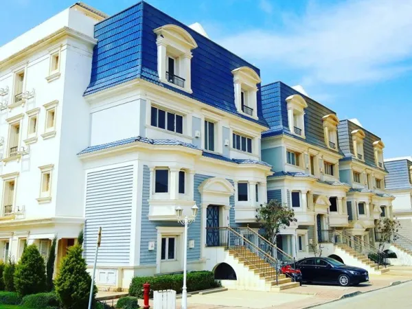 Own A Townhouse In Mountain View Park Island New Cairo With Space 300m²