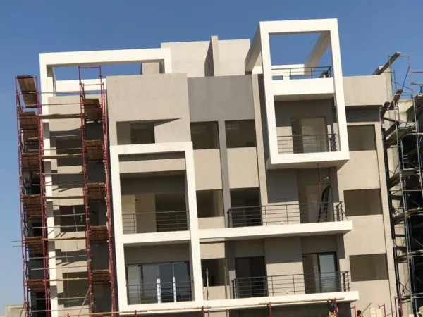 Dream Apartment In New Cairo in Lake Residence Compound And Installments Over 6 years