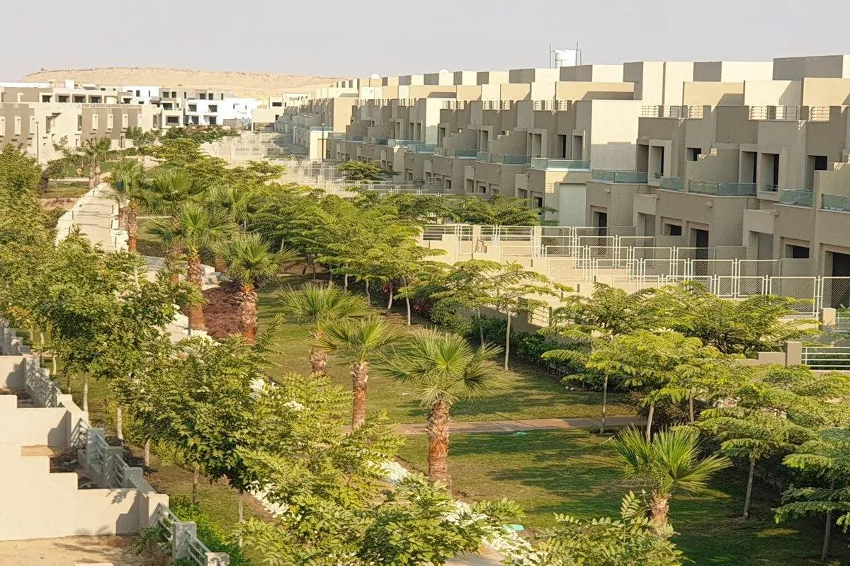 بالتقسيط إشتري تاون هاوس في كمبوند بالم هيلز اكستينشن بمساحة 260 متر