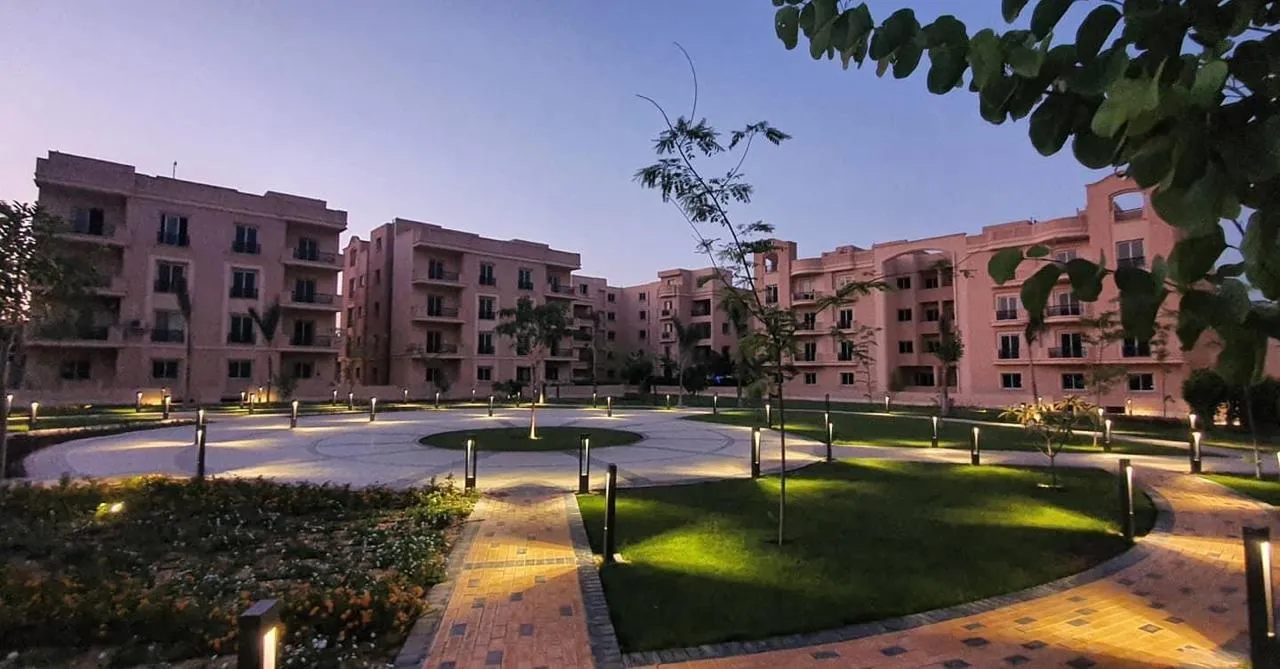 للبيع بالتقسيط شقة 180 متر أرضي في كمبوند ديار 2