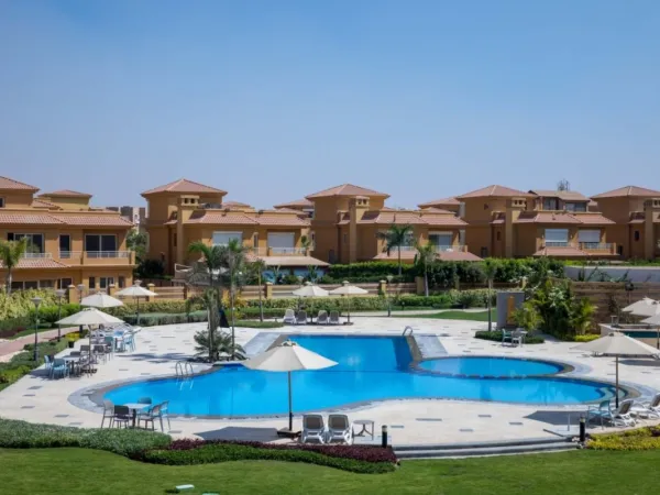 تاون هاوس رائع 280م للبيع في موقع مميز جدا داخل جبيل 6 أكتوبر