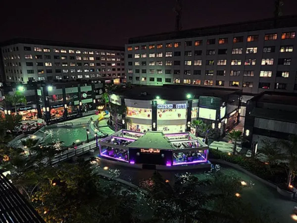 Immediate  Delivery With Payment Facilities Over 4 Years In Downtown Mall