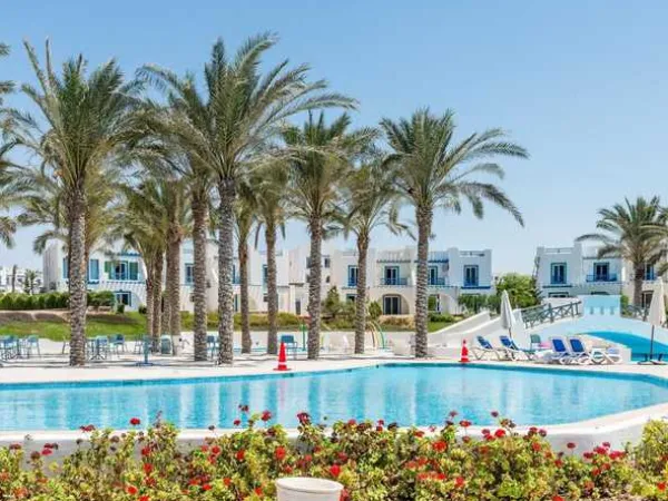 شاليه للبيع 95م في منتجع ايفيا ماونتن فيو الساحل الشمالي بتسهيلات فى السداد