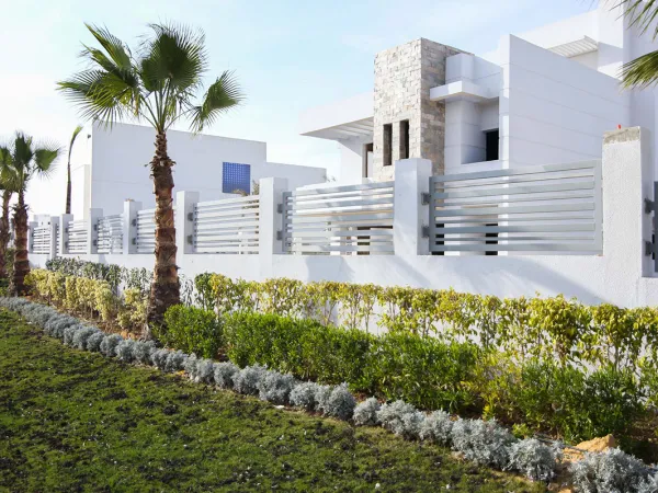 ارخص توين هاوس 320م للبيع فى Square Compound