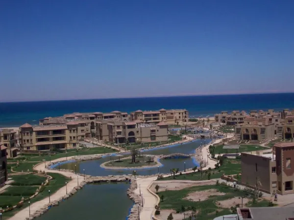 Duplex with 256 meters, live in La Luna Beach Village