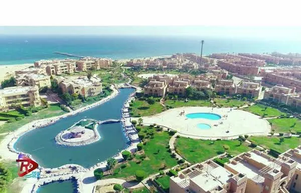 Duplex with 256 meters, live in La Luna Beach Village