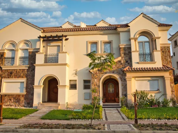 توين هاوس بمساحة 320 متر أسكن في كمبوند ديفينا جاردنز الشروق