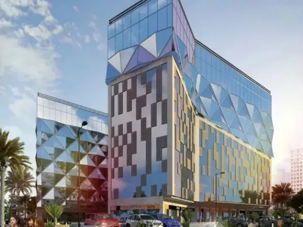 A 100 meter store in Discovery New Capital Mall