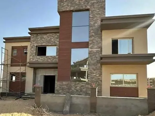 In New Cairo, book a townhouse in Noble Compound with 254 meters