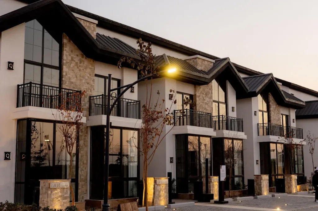 Townhouse 180m in The Mark Gardens Compound with payment facilities