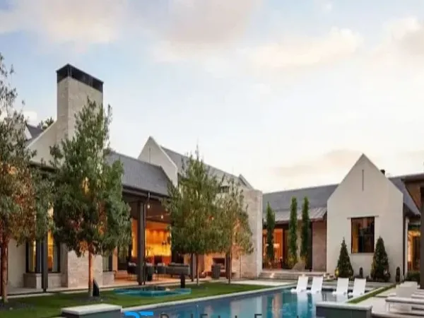 شقة رائعة 126 متر مربع للبيع في موقع مميز جدا داخل كمبوند كيز 52