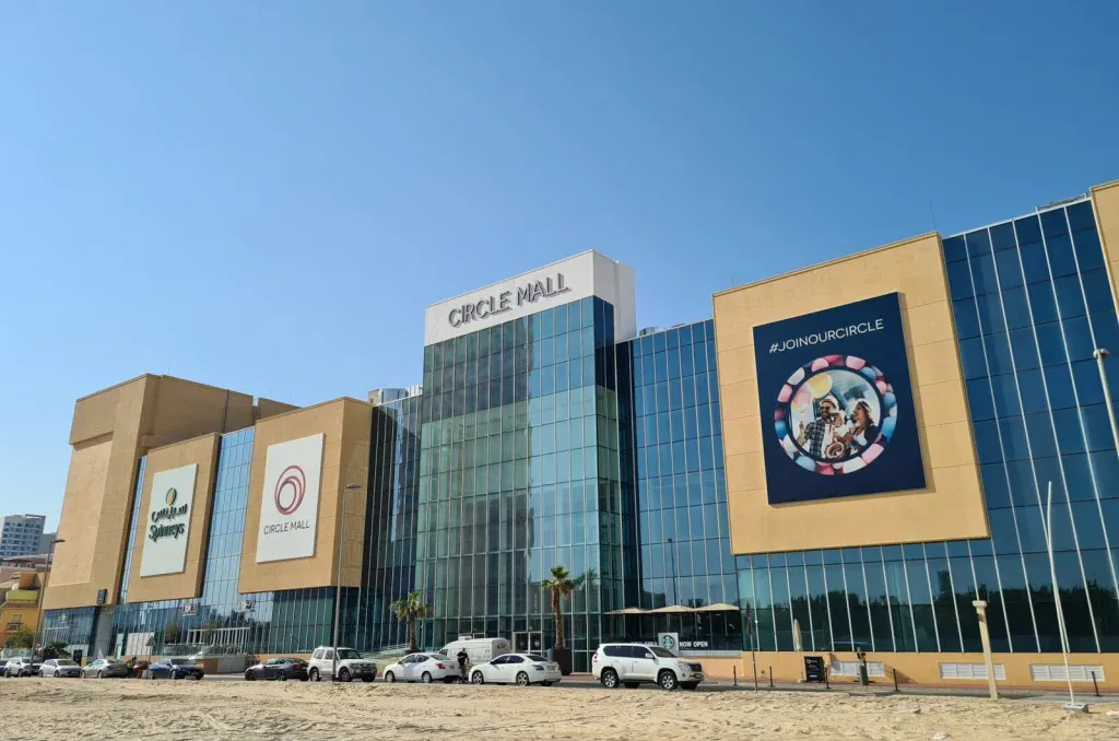 Book Circle Mall at lower prices than the market Buy now