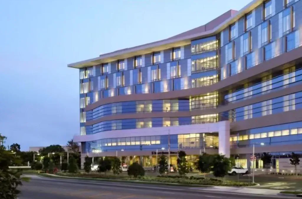 A clinic in Tadawy Mall New Capital with payment facilities with an area of ​​50 square meters