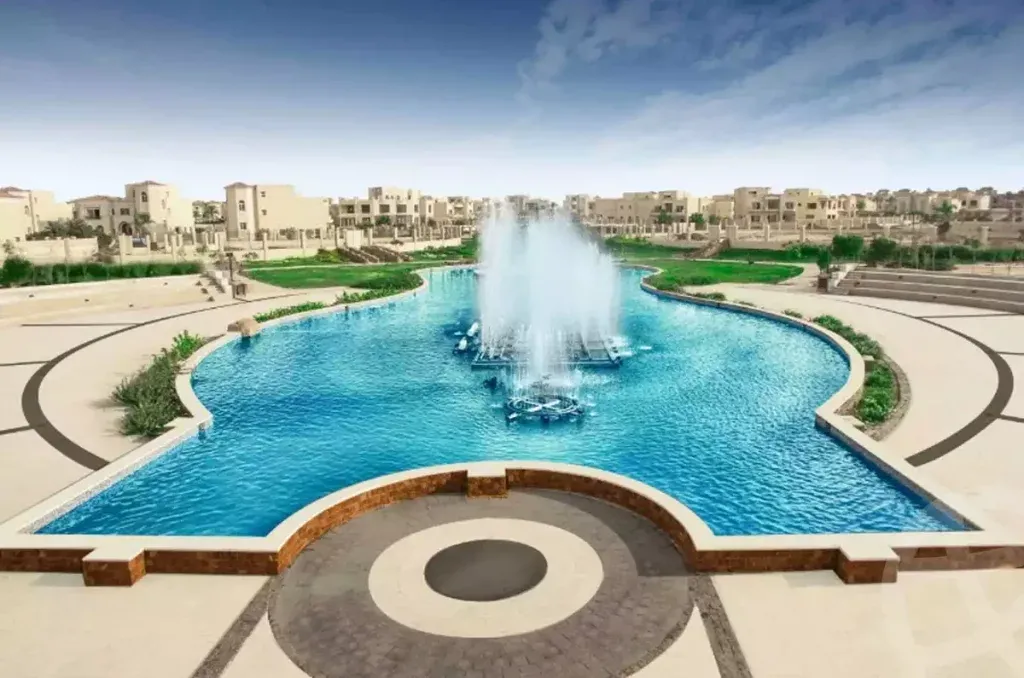 At an attractive price an 800 sqm villa in Fountain Park Compound with a wonderful view