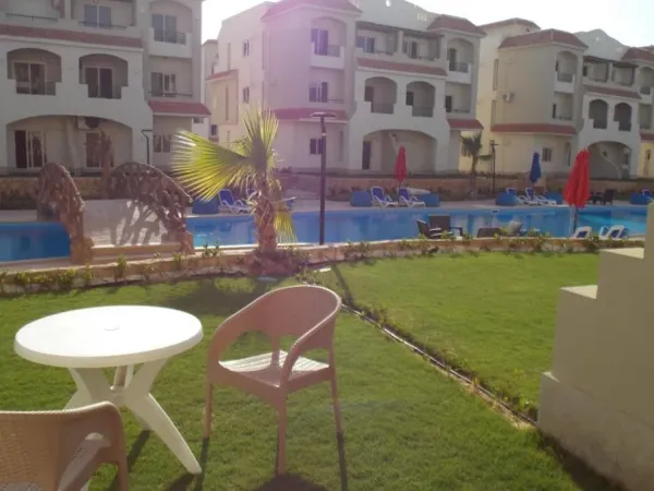 شاليه 60م في الساحل الشمالي في قرية لاسيرينا