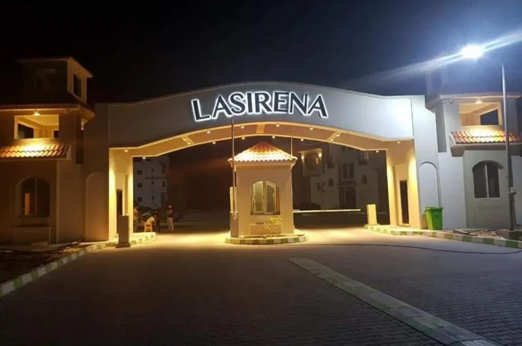With an area of ​​250 square meters a villa for sale in Lasirena Village