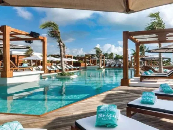 فيلا بمساحة 270 متراً في قرية لاسيرينا الساحل الشمالي