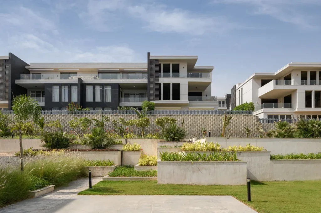 In installments over 5 years own your apartment in West Hills Compound by Inertia with an area of ​​​​100 meters