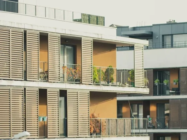 باقل من سعر السوق فيلا في كمبوند ديستريكت 6 مقدم 8% تشطيب كامل