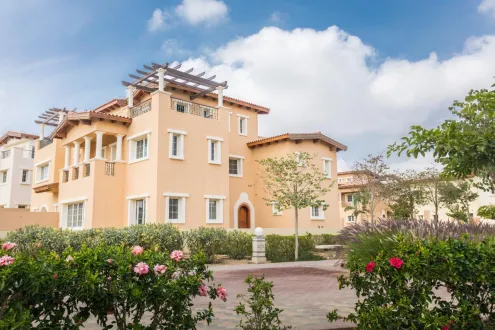 Twin House for Sale in Hyde Park 300m