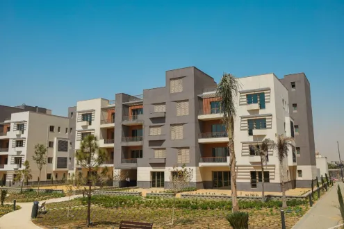 اسكن بمقدم 10% - اراضى للبيع فى District 5