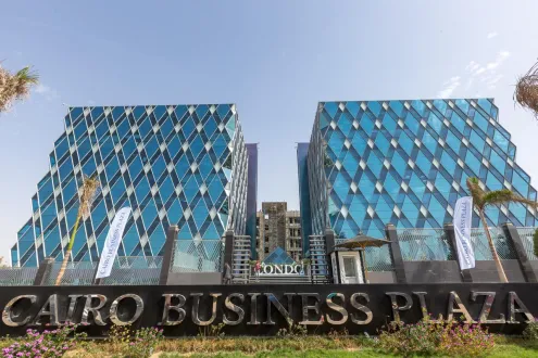 باقل من سعر السوق، وحدة إدارية في كمبوند كايرو بلازا 106 م بدون تشطيب