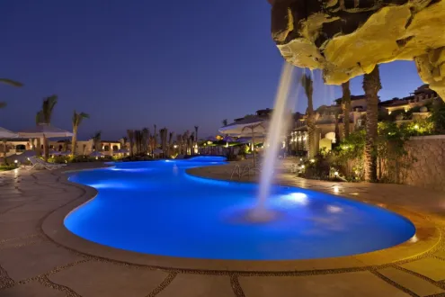 شاليهات 100 متراً للبيع في لاڤيستا العين السخنة