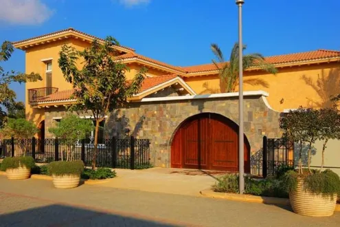 سارع بالحجز في اب تاون كايرو شقق مساحاتها 179م