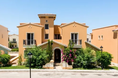 أسكن في شاليه في قرية الدبلوماسيين