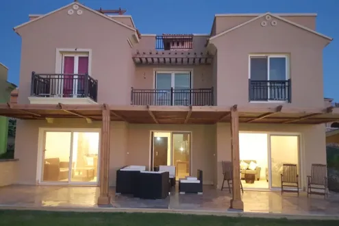 بسعر مغري شاليه 165م في الدبلوماسيين الساحل الشمالي