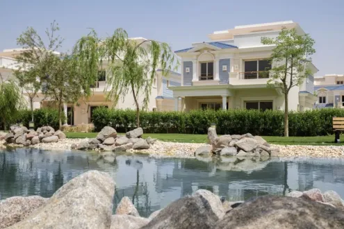 بمساحة 326 متر 5 غرف نوم عقارات للبيع في ماونتن فيو أكتوبر بارك