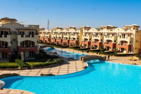 With An Area Of 170m² Live in Lasirena Palm Beach Resort
