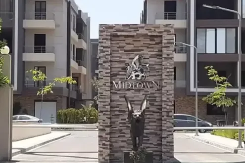 A 660 meter villa in Midtown Compound with an easy down payment and 8 years facilities