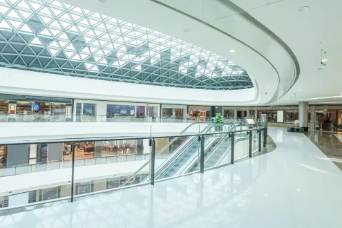 At less than the market price a store in Euphoria Icon Mall 70 square meters fully finished