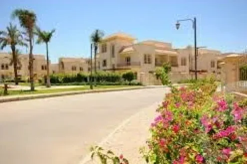 للبيع فيلا 300 متر بكمبوند كي أوف جرينز زايد