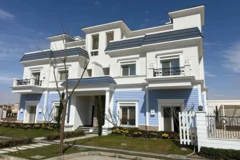 For sale a 380m ground floor villa with a garden in Kayan Compound