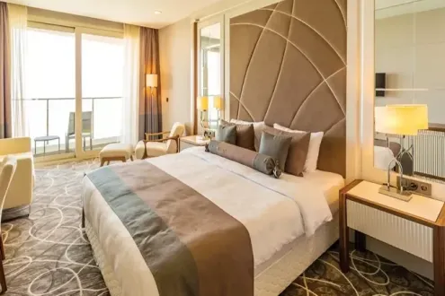 Hurry up to book in Remeny Gloria Inn Mall inn with 22m