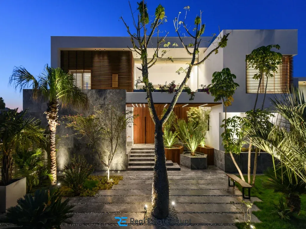 قرية هاسيندا وايت الساحل الشمالي بالم هيلز العقارية