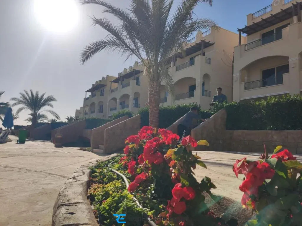 قرية لاسيرينا بالم بيتش العين السخنة