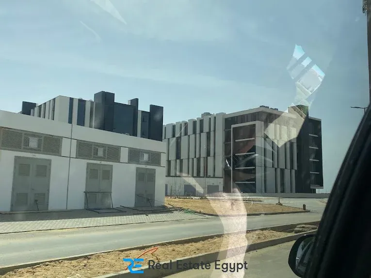 مول بيزنس ديستركت القاهرة الجديدة هايد بارك للتطوير العقاري