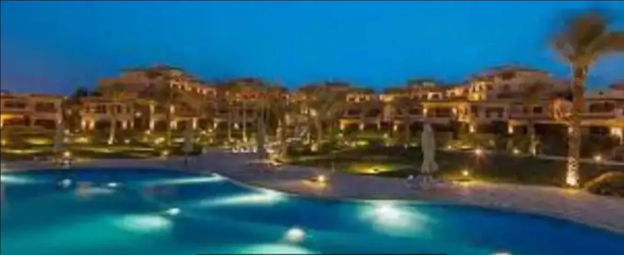 قرية لافيستا 4 العين السخنة