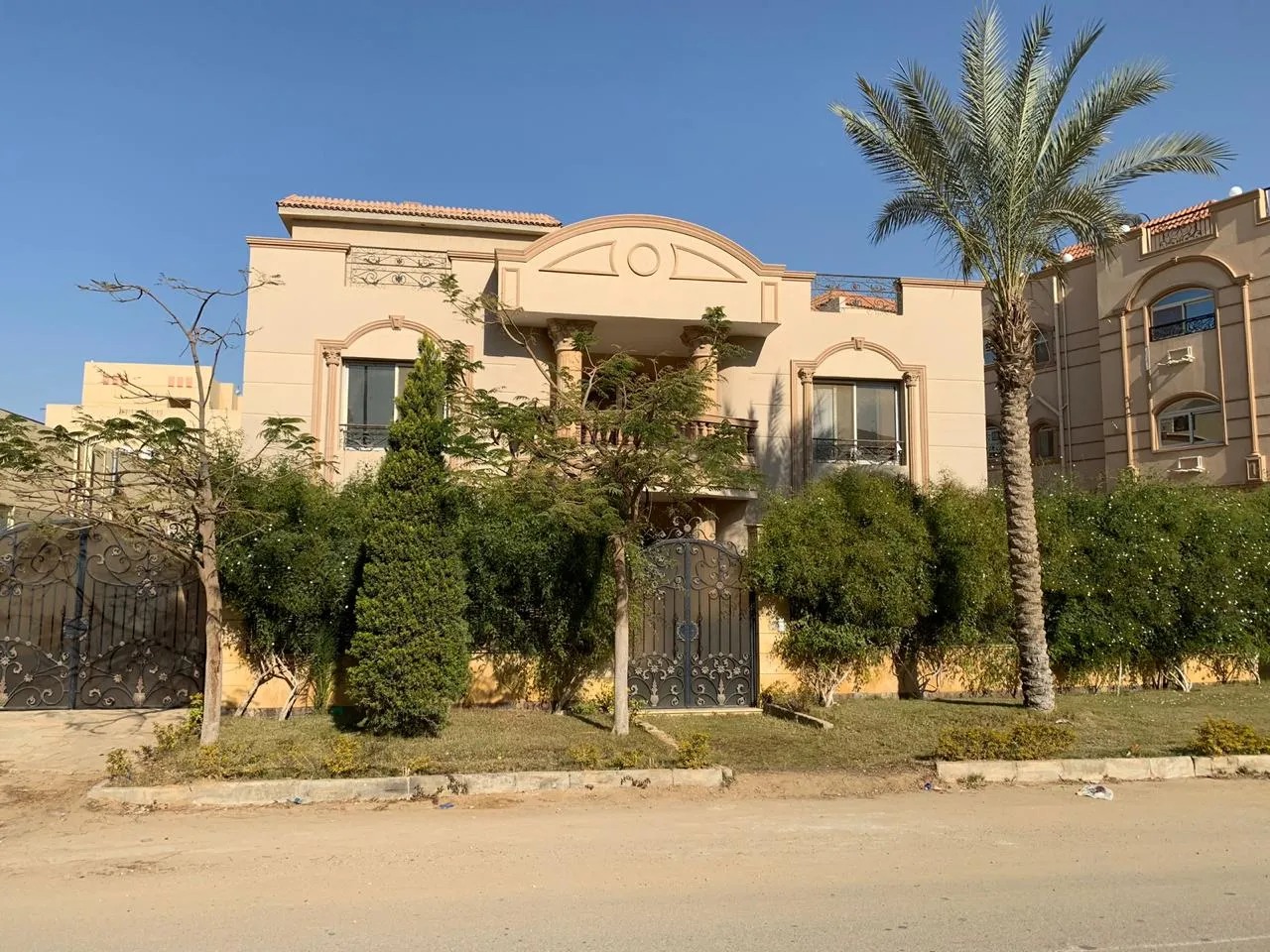 تجربة حياة فاخرة بمنظور جديد في فلل للبيع في الشروق السوق المفتوح!