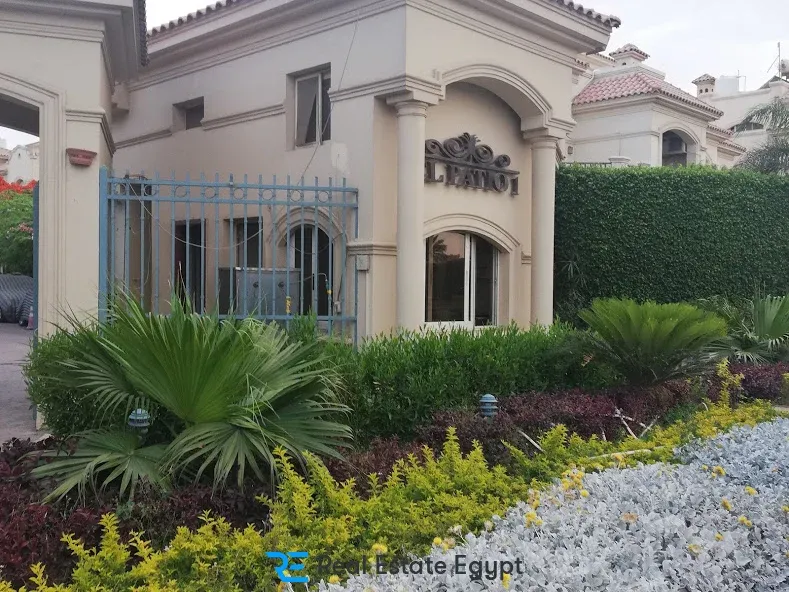كمبوند الباتيو فيدا التجمع السادس لافيستا للتطوير العقاري