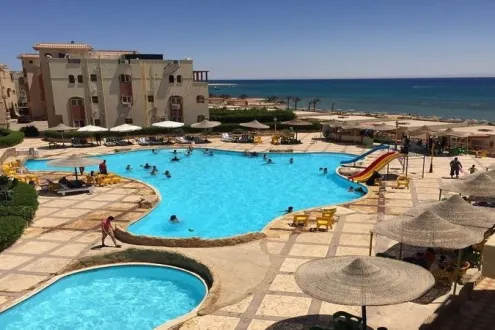 قرية لاسيرينا بالم بيتش العين السخنة - Lasirena Palm Beach Resort
