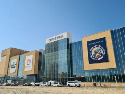 صيدلية للبيع في سيركل مول 80 متراً