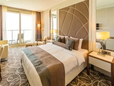 Hurry up to book in Remeny Gloria Inn Mall inn with 22m