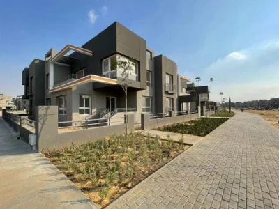 Book a villa in Kayan Compound with an area of ​​285m